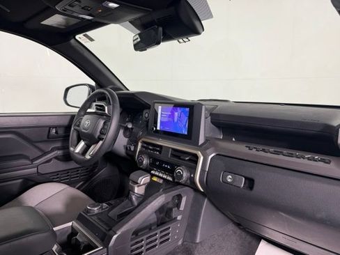 Used 2024 Toyota Tacoma SR5 AWD/4WD image 18