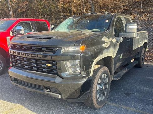 Used 2023 Chevrolet Silverado 2500 Custom w/ Custom Value Package image 2