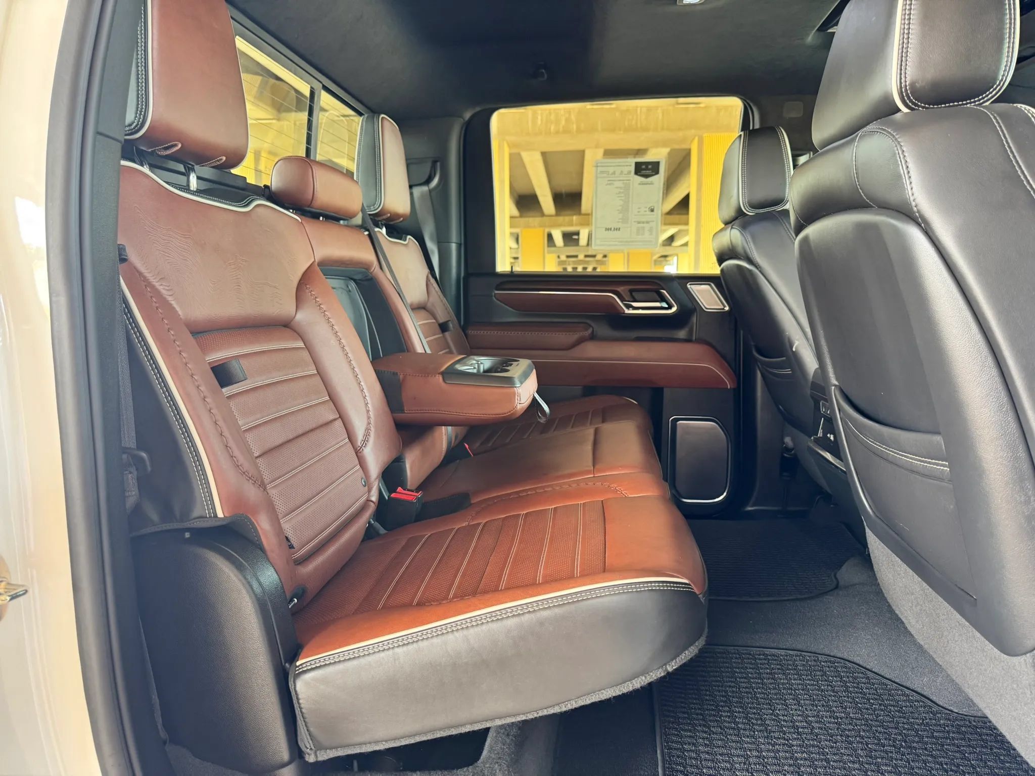 Used 2024 GMC Sierra 3500 Denali Ultimate AWD/4WD image 26