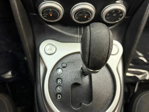 Used 2014 Nissan 370Z Touring image 27