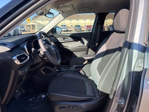 Used 2023 Chevrolet TrailBlazer LT image 12