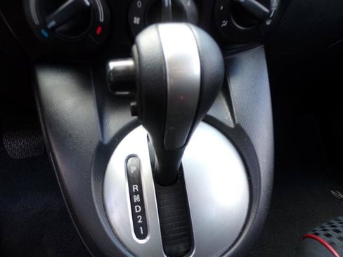 Used 2012 MAZDA MAZDA2 Touring FWD image 32