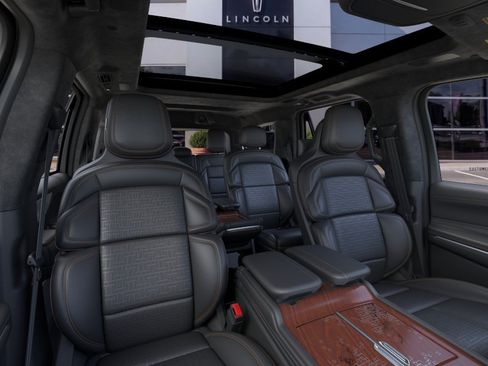 New 2026 Lincoln Navigator Black Label AWD/4WD image 10