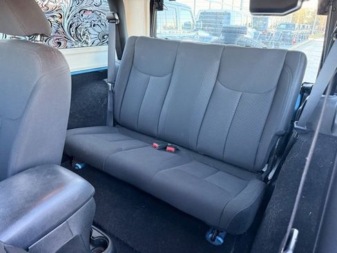 Used 2018 Jeep Wrangler Sport image 15