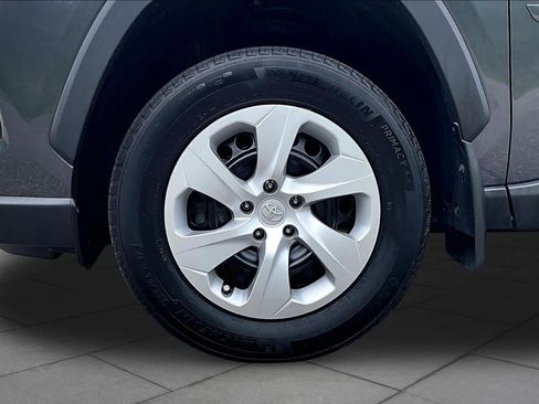Certified 2024 Toyota RAV4 LE AWD/4WD image 11
