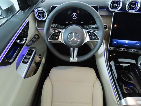 Certified 2025 Mercedes-Benz GLC 300 image 10