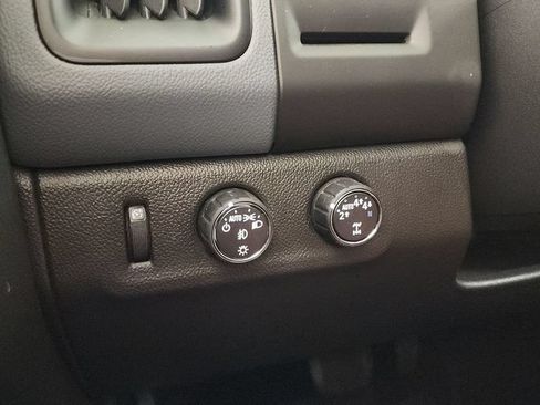 Used 2018 Chevrolet Colorado Z71 AWD/4WD image 19