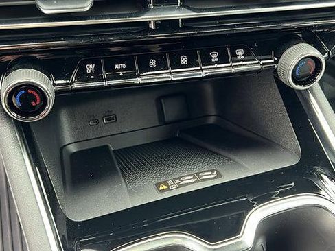 New 2026 Chevrolet Traverse LT w/ Driver Confidence Package image 21