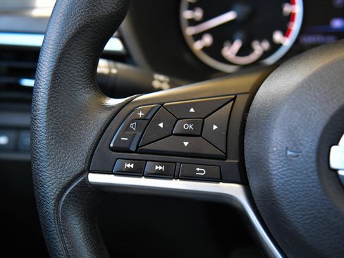 Used 2024 Nissan Altima 2.5 SV FWD image 27