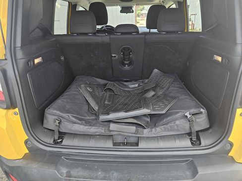 Used 2015 Jeep Renegade Latitude w/ Popular Equipment Group AWD/4WD image 28