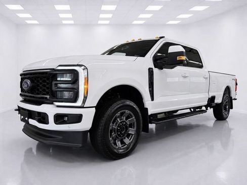 Used 2023 Ford F250 Lariat w/ Lariat Ultimate Package AWD/4WD image 6