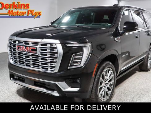 Used 2025 GMC Yukon Denali w/ Sun & Power Step Package image 1