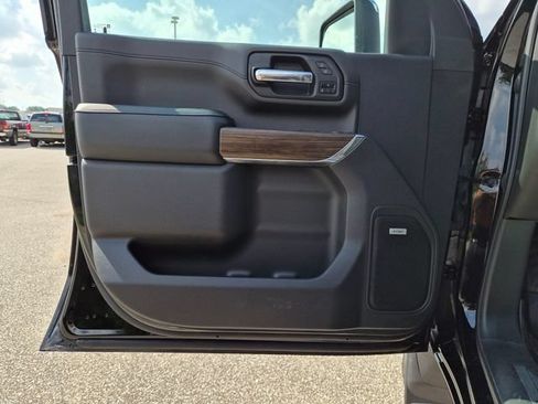 Used 2023 Chevrolet Silverado 2500 High Country w/ Z71 Off-Road Package AWD/4WD image 12
