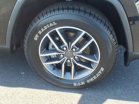 Used 2019 Jeep Grand Cherokee Limited AWD/4WD image 7