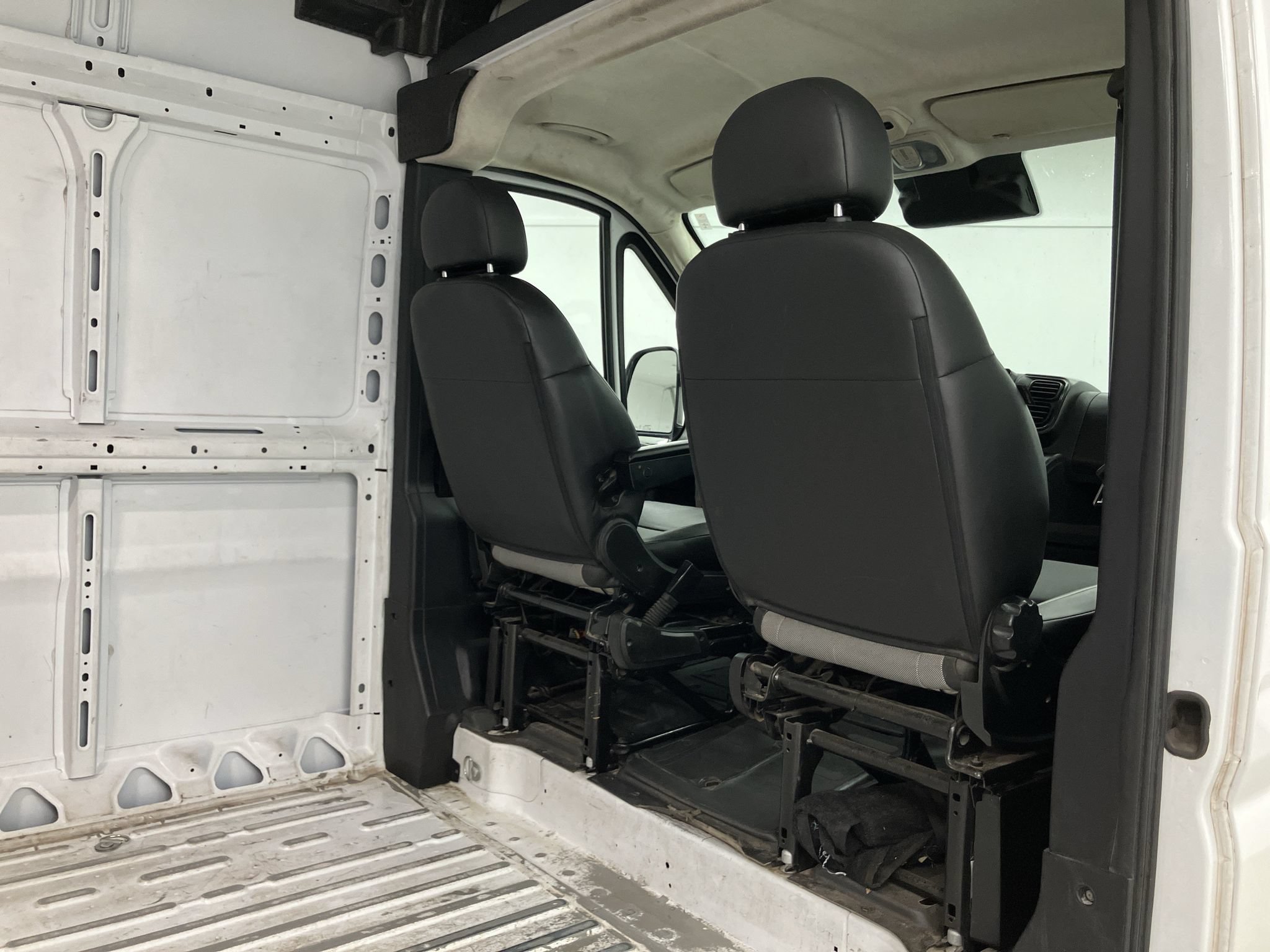 Used 2024 RAM ProMaster 2500 w/ Convenience Group FWD image 19