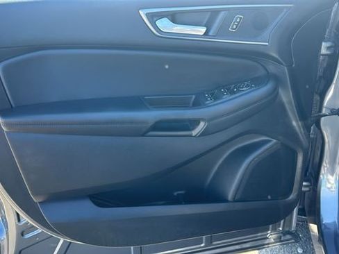Certified 2022 Ford Edge SE w/ Black Appearance Package image 16