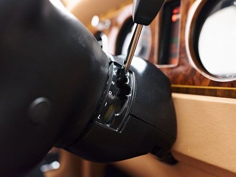 Used 1990 Rolls-Royce Silver Spur image 82