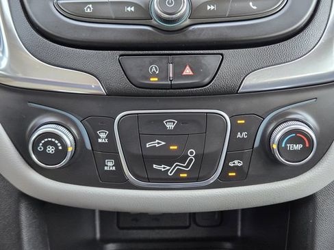 Used 2022 Chevrolet Equinox LS w/ LS Convenience Package FWD image 18