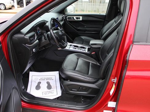 Used 2020 Ford Explorer XLT w/ Equipment Group 202A image 13