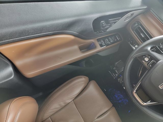 Used 2023 Lincoln Aviator Reserve w/ Equipment Group 201A AWD/4WD image 30
