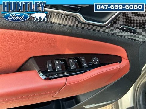 Used 2025 Kia Sportage SX image 21