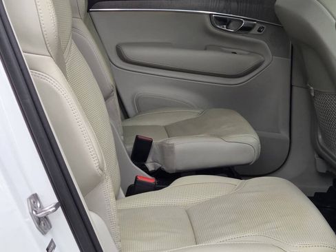 Used 2021 Volvo XC90 T6 Inscription w/ Protection Package Premier AWD/4WD image 18