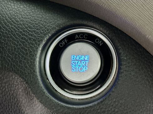 Used 2017 Hyundai Santa Fe Limited w/ Cargo Package image 21