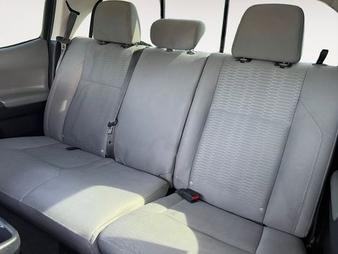 Used 2019 Toyota Tacoma SR5 AWD/4WD image 13