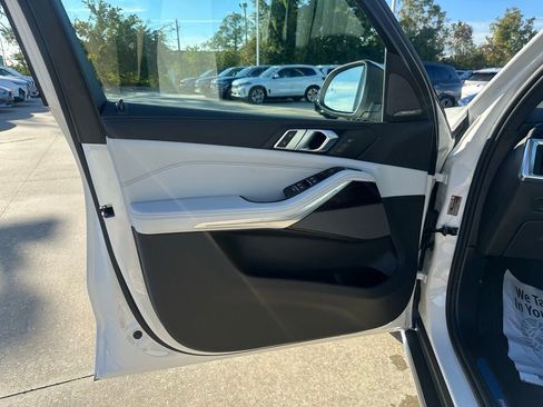 New 2026 BMW X5 sDrive40i w/ Premium Package image 7
