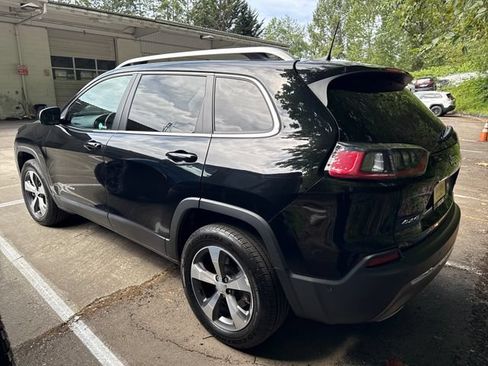 Used 2019 Jeep Cherokee Limited w/ Luxury Group AWD/4WD image 5