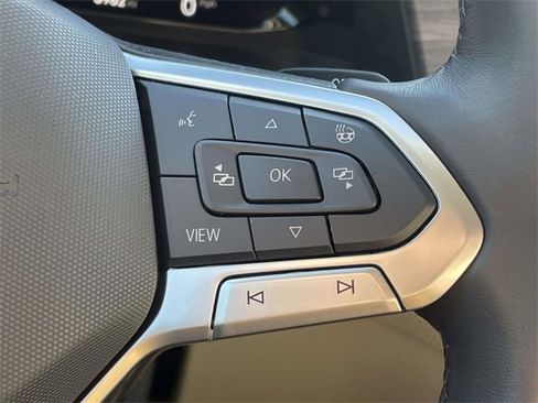 Used 2025 Volkswagen Atlas SEL Premium R-Line image 22