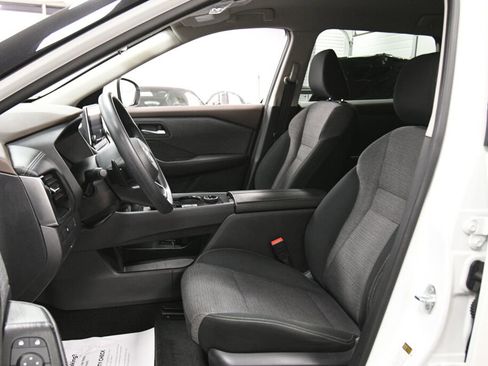 Used 2021 Nissan Rogue SV image 10