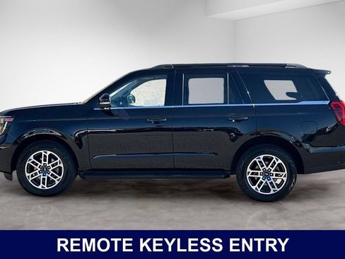 Used 2025 Ford Expedition Active AWD/4WD image 2