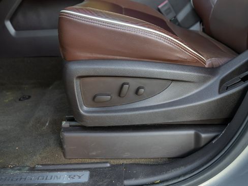 Used 2017 Chevrolet Silverado 1500 High Country image 54