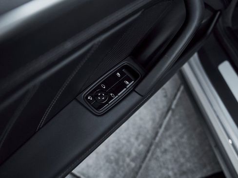 Used 2021 Porsche 911 Turbo S image 31