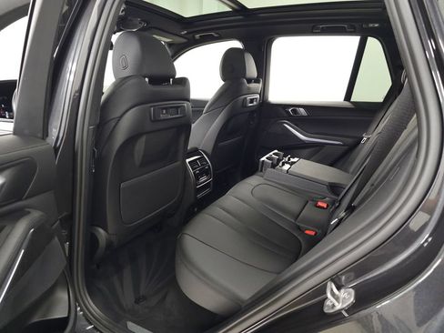 Used 2022 BMW X5 xDrive40i w/ Climate Comfort Package AWD/4WD image 37