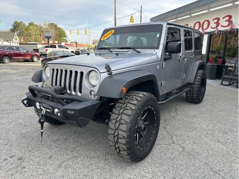 Used 2014 Jeep Wrangler Unlimited Sport w/ Connectivity Group image 3