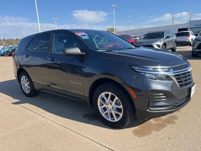 Used 2022 Chevrolet Equinox LS w/ LS Convenience Package