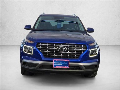 Certified 2024 Hyundai Venue Limited FWD image 2