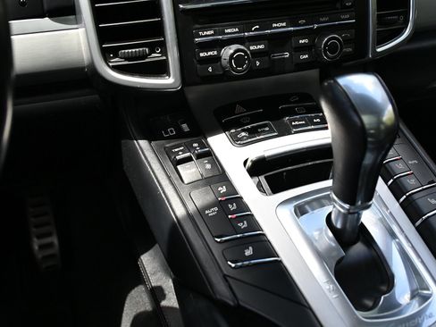 Used 2016 Porsche Cayenne GTS AWD/4WD image 25