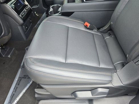 New 2025 Lincoln Aviator Reserve w/ Luxury Package image 17