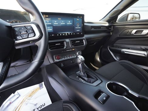 Used 2025 Ford Mustang Coupe RWD image 25
