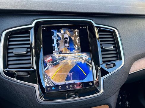 Certified 2024 Volvo XC90 B6 Plus image 28