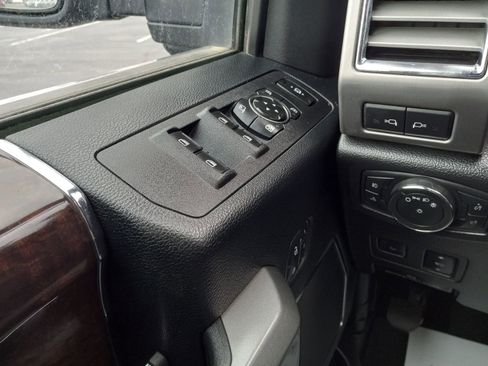 Used 2017 Ford F250 Platinum w/ Platinum Ultimate Package image 24