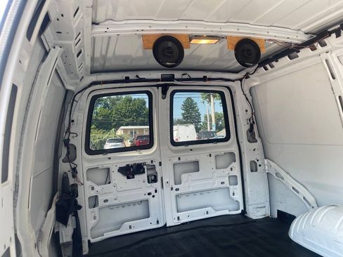 Used 2012 Chevrolet Express 1500 RWD image 21