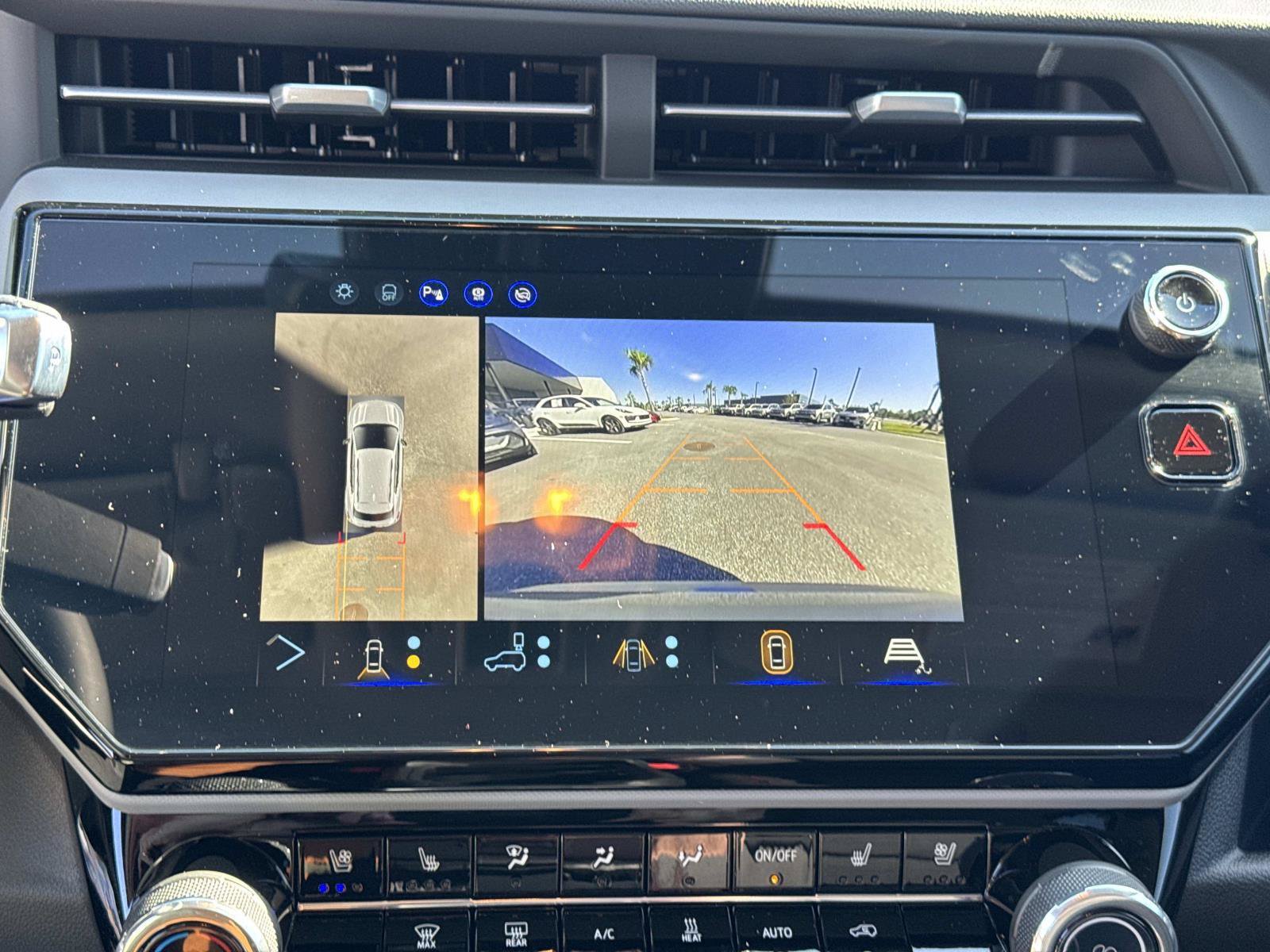 Used 2027 Chevrolet Bolt RS w/ Technology Package FWD image 23