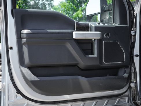Used 2022 Ford F250 Lariat w/ Tremor Off-Road Package AWD/4WD image 15