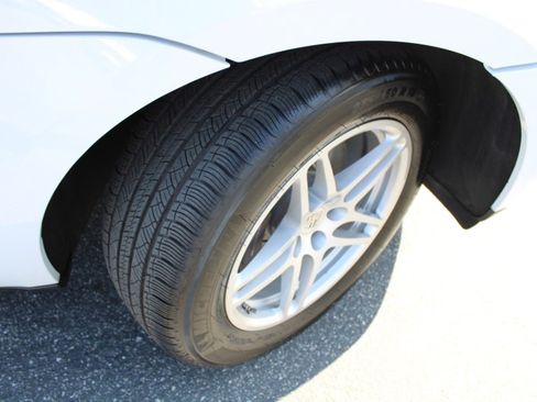 Used 2018 Porsche Macan image 24