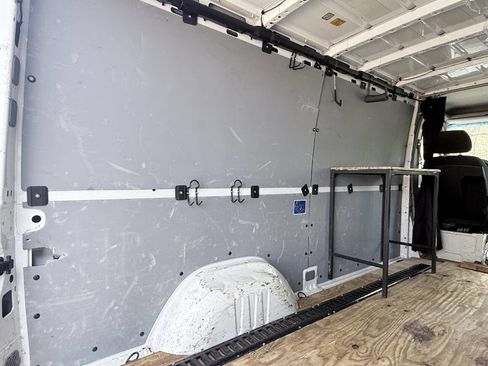 Used 2017 Mercedes-Benz Sprinter 2500 image 14