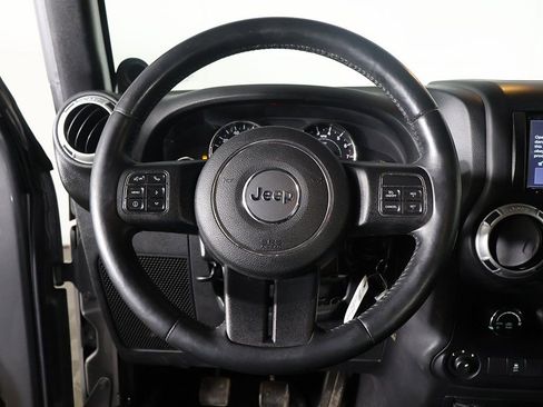 Used 2014 Jeep Wrangler Unlimited Sahara w/ Connectivity Group image 31